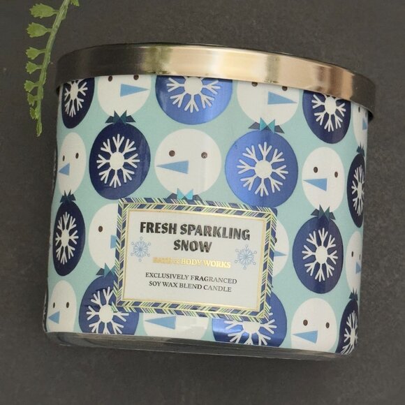BBW Fresh Sparkling Snow Bath & Body Works 3 Wick Candle - Picture 5 of 10